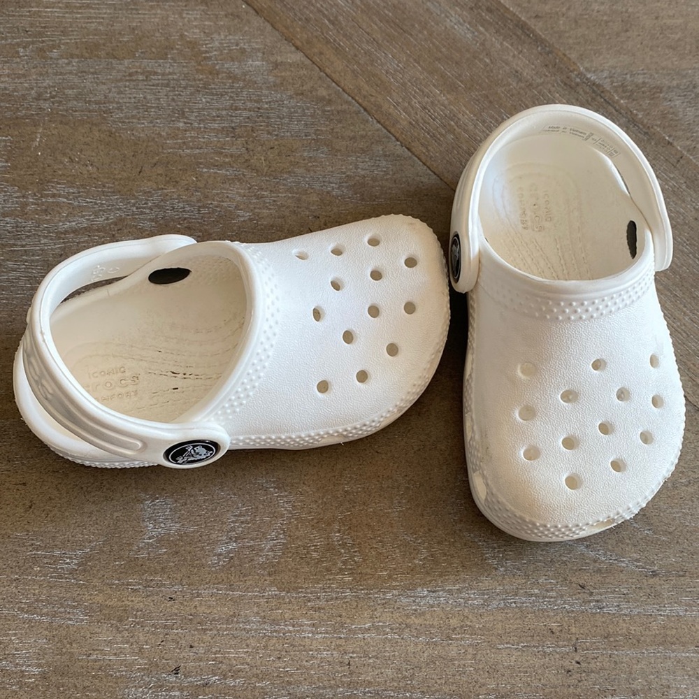 toddler crocs